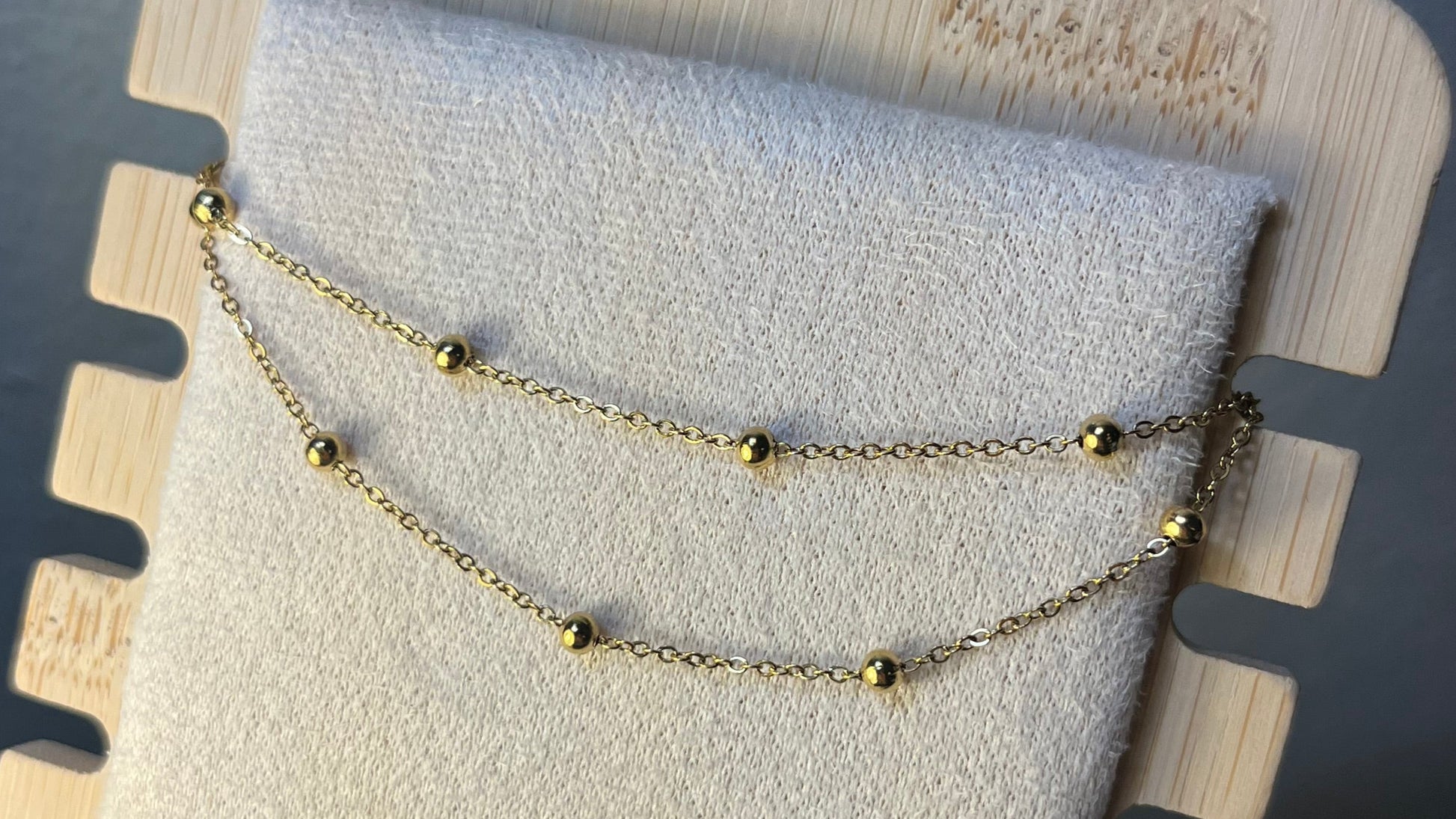 Golden dots bracelet